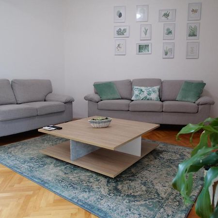 PUY Arena Apartment With 3 Bedrooms In The City Center מראה חיצוני תמונה