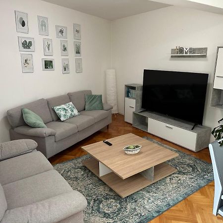 PUY Arena Apartment With 3 Bedrooms In The City Center מראה חיצוני תמונה