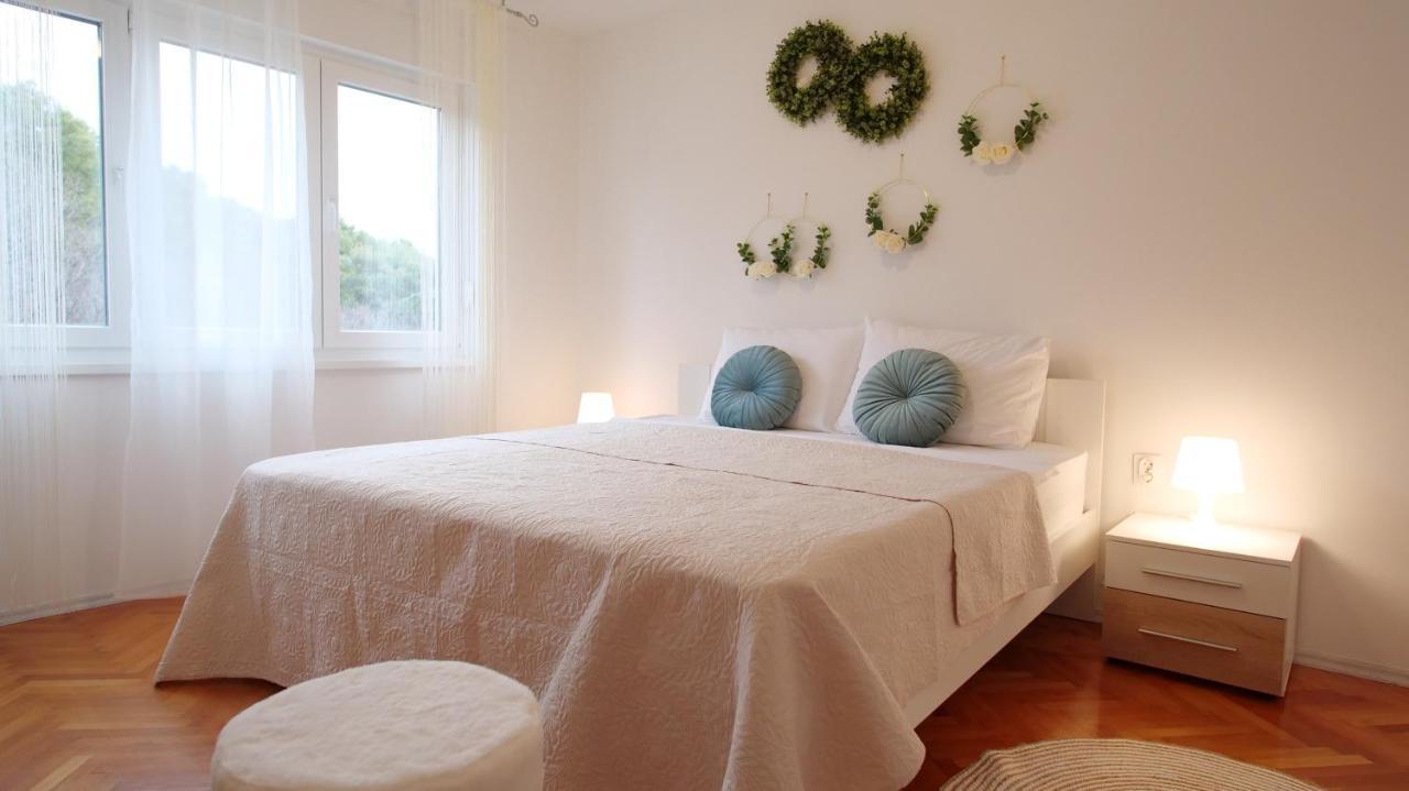 PUY Arena Apartment With 3 Bedrooms In The City Center מראה חיצוני תמונה