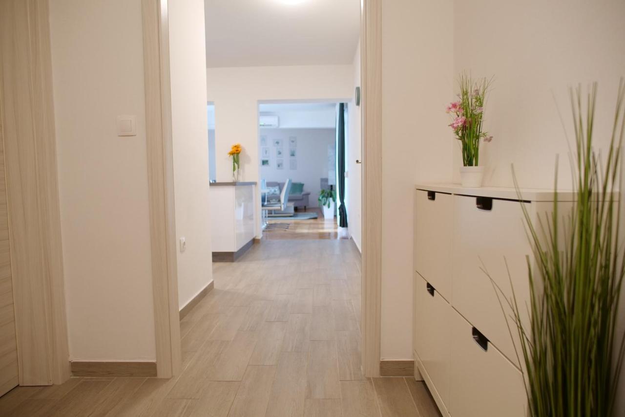 PUY Arena Apartment With 3 Bedrooms In The City Center מראה חיצוני תמונה