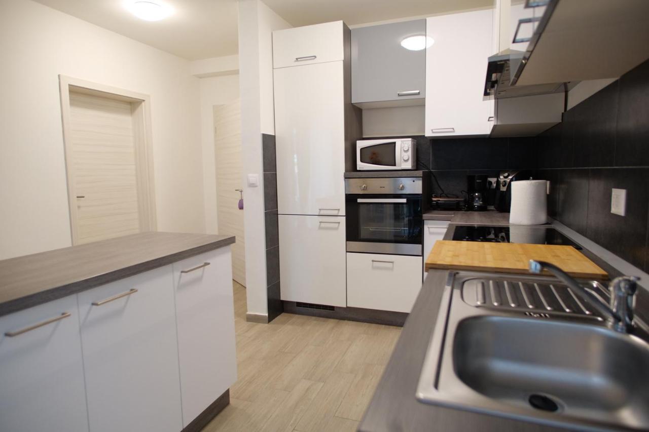 PUY Arena Apartment With 3 Bedrooms In The City Center מראה חיצוני תמונה