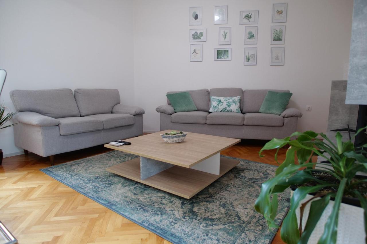 PUY Arena Apartment With 3 Bedrooms In The City Center מראה חיצוני תמונה