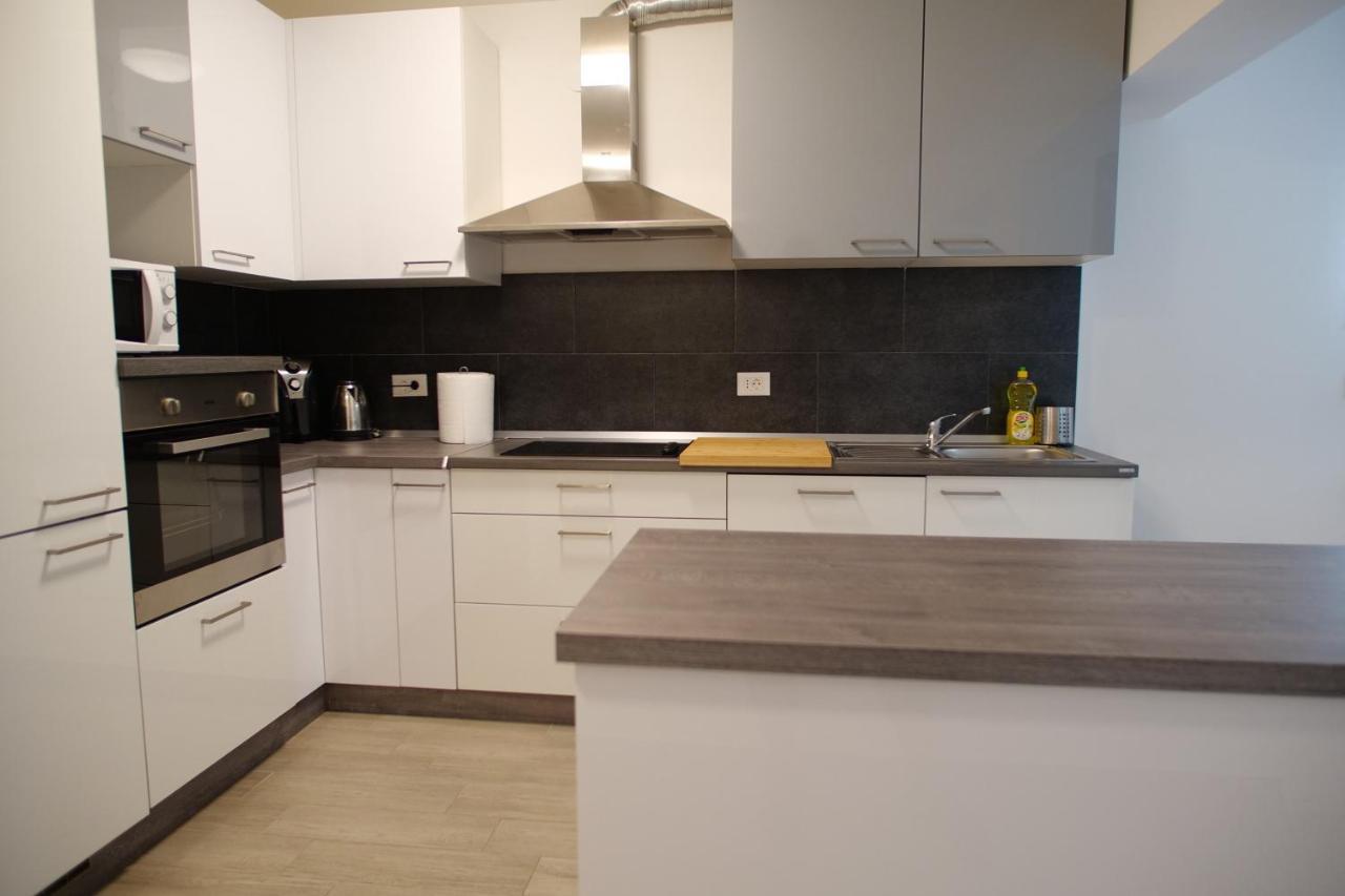 PUY Arena Apartment With 3 Bedrooms In The City Center מראה חיצוני תמונה
